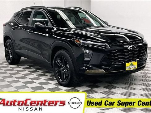 Used 2025 Chevrolet Trax ACTIV w/ Sunroof Package FWD image 1