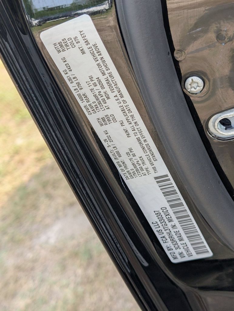 New 2026 RAM 3500 Big Horn AWD/4WD image 33