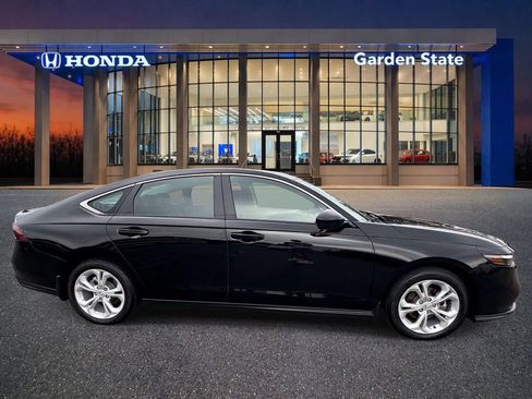 Certified 2025 Honda Accord LX image 5