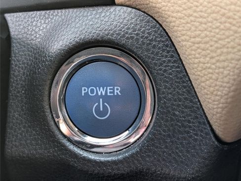 Used 2021 Toyota RAV4 XLE Premium image 25