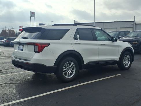 Used 2026 Ford Explorer Active AWD/4WD image 4