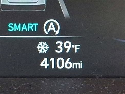 Certified 2025 Hyundai Elantra SE image 19