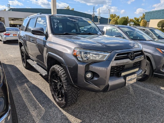 Used 2022 Toyota 4Runner SR5 AWD/4WD image 1