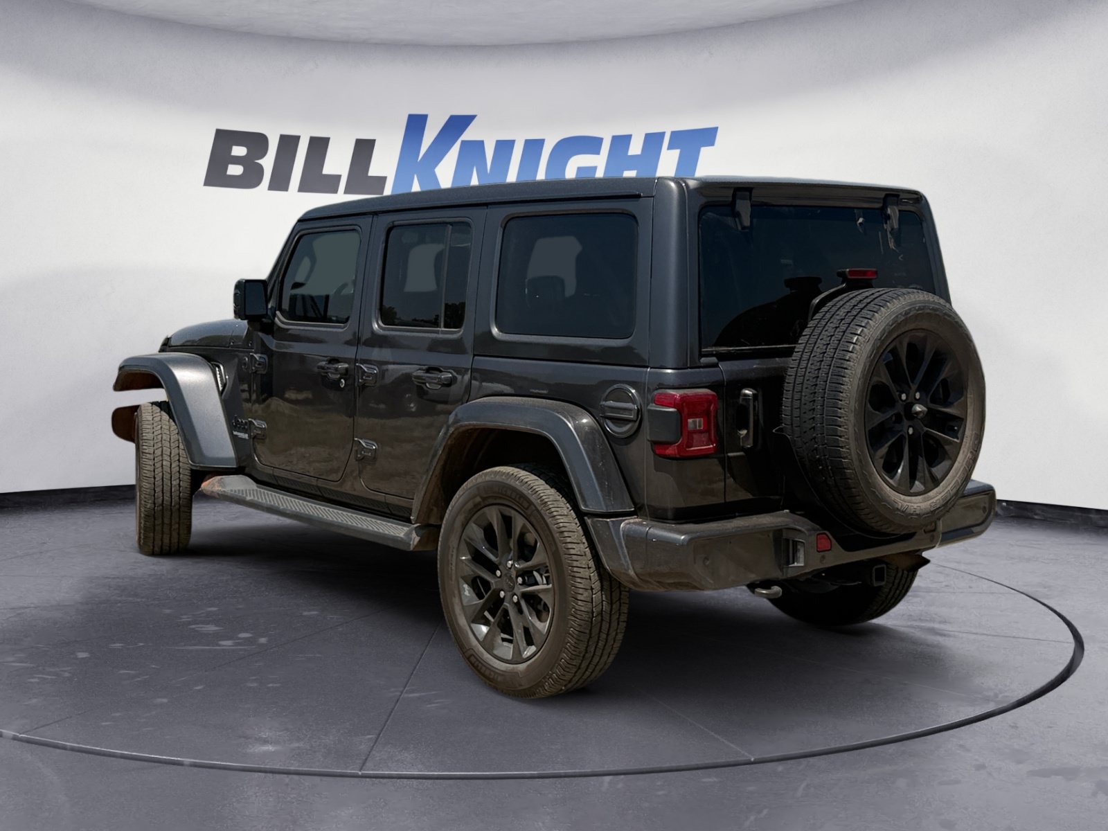 Used 2020 Jeep Wrangler Unlimited Sahara AWD/4WD image 3