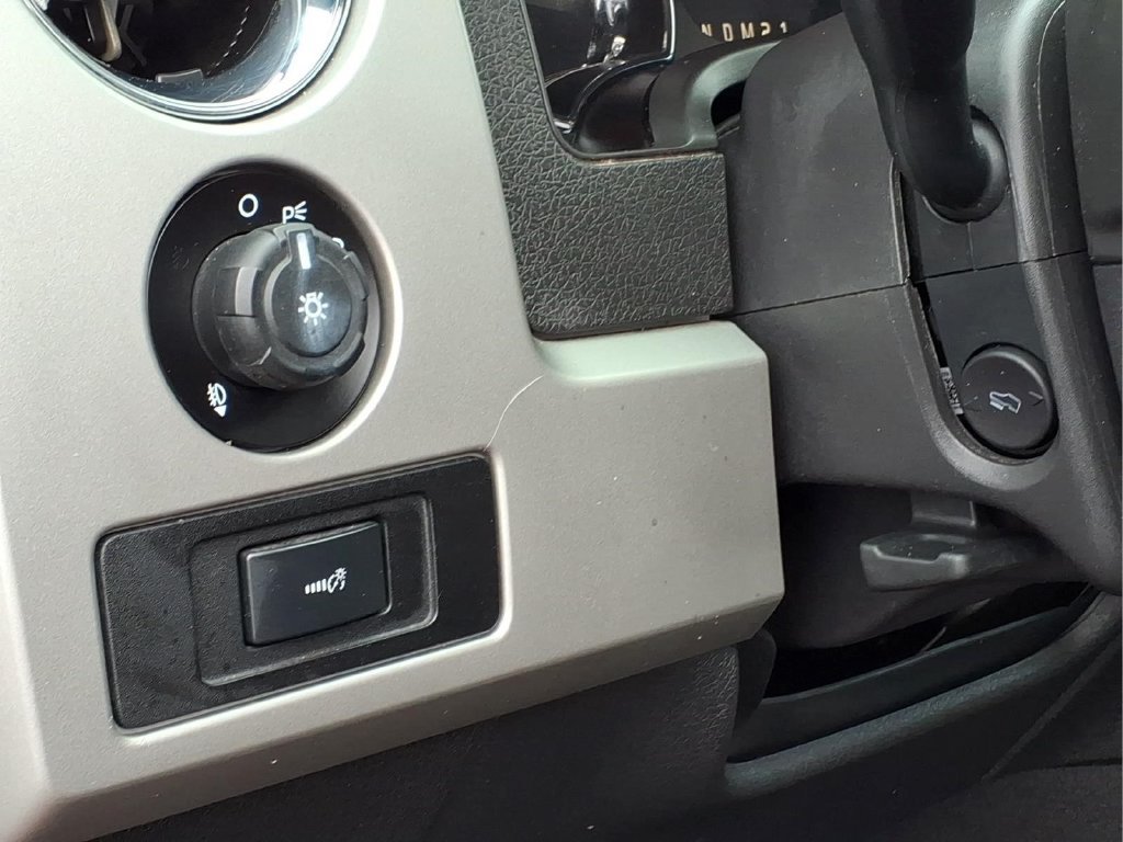 Used 2014 Ford F150 FX4 w/ Equipment Group 402A Luxury AWD/4WD image 18