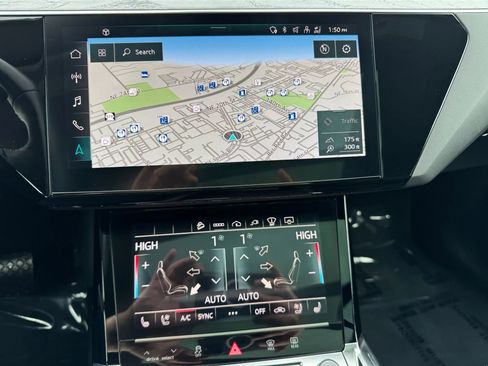 Used 2021 Audi e-tron Prestige w/ Prestige Package image 39