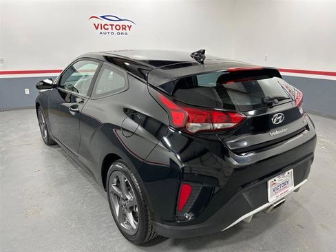 Used 2019 Hyundai Veloster 2.0 image 4