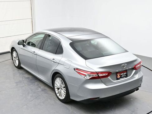 Used 2018 Toyota Camry XLE image 27