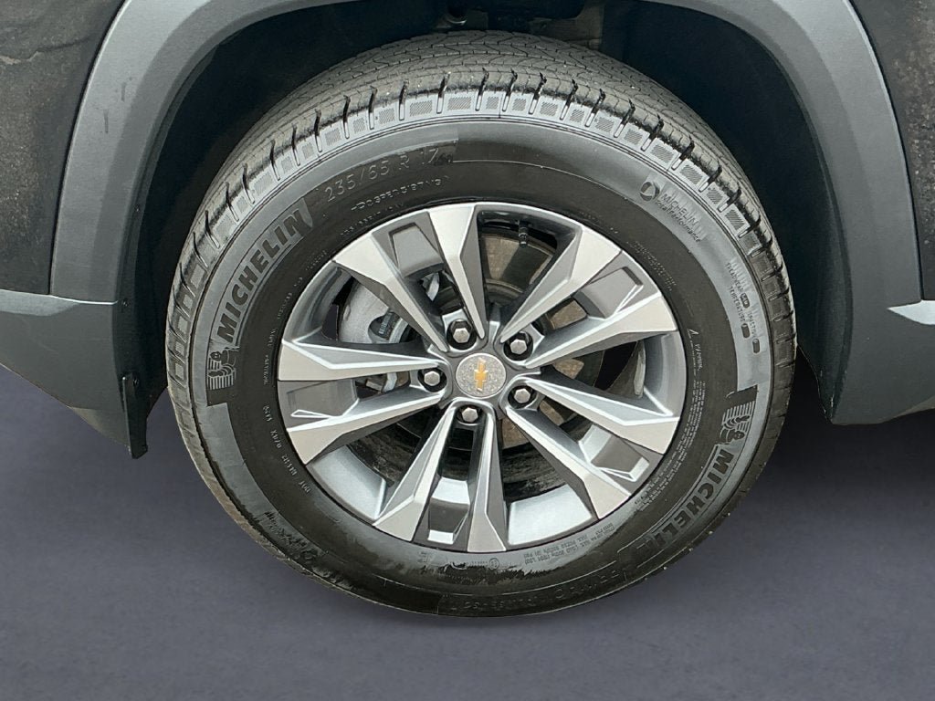 Used 2026 Chevrolet Equinox LT AWD/4WD image 9