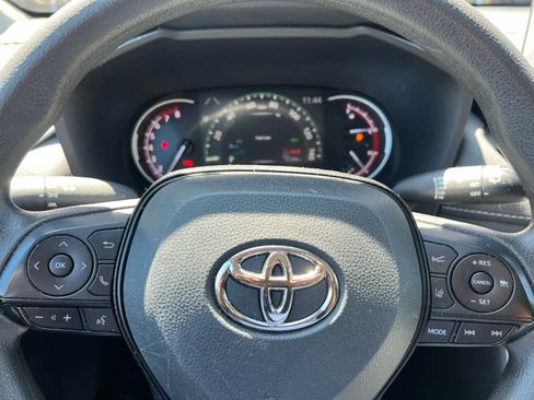 Used 2023 Toyota RAV4 LE AWD/4WD image 13