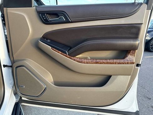 Used 2018 Chevrolet Suburban Premier image 21