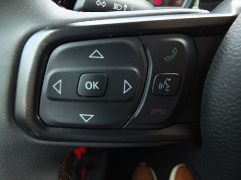 Used 2025 Jeep Wrangler Unlimited Rubicon AWD/4WD image 20