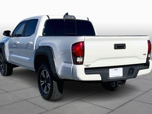 Used 2019 Toyota Tacoma TRD Sport image 10