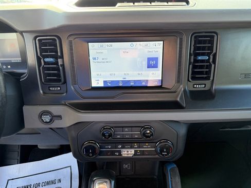 Used 2022 Ford Bronco Black Diamond image 22