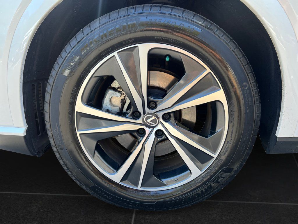 Used 2024 Lexus RX 350h w/ Accessory Package (Z1) AWD/4WD image 9