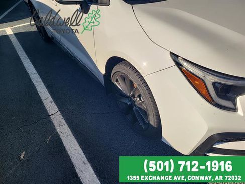 Used 2025 Toyota Corolla SE image 4