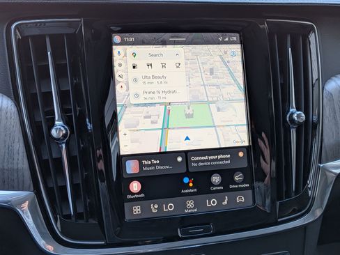 Used 2023 Volvo V90 B6 Cross Country Ultimate w/ Climate Package image 21