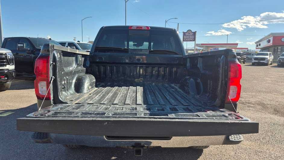 Used 2018 Chevrolet Silverado 1500 LTZ w/ LTZ Plus Package AWD/4WD image 6