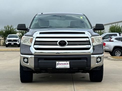 Used 2017 Toyota Tundra SR5 w/ SR5 Upgrade Package AWD/4WD image 2