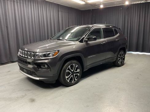 Used 2023 Jeep Compass Limited AWD/4WD image 3