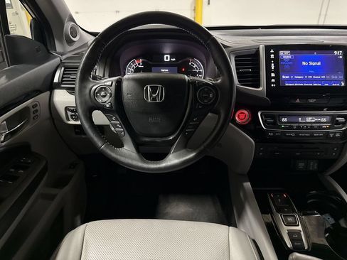 Used 2018 Honda Pilot Elite image 11