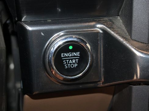 Used 2022 Ford F150 Lariat w/ Trailer Tow Package AWD/4WD image 27