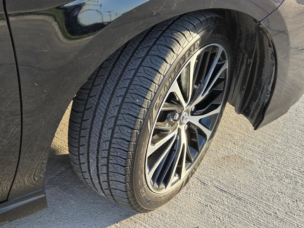 Used 2018 Toyota Camry SE w/ Moonroof Package FWD image 6