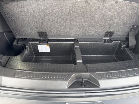 Used 2023 GMC Acadia SLE w/ Driver Convenience Package image 33