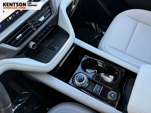 Used 2025 Ford Explorer Platinum w/ LUX Leather Package image 27