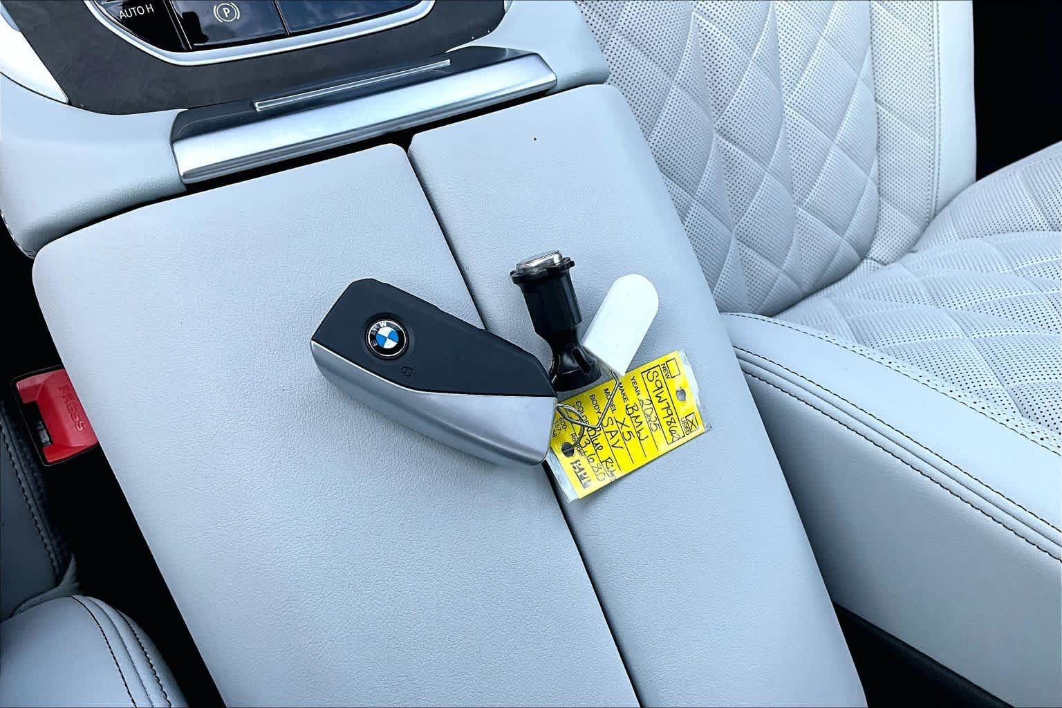 Used 2025 BMW X5 sDrive40i w/ Climate Comfort Package RWD image 15