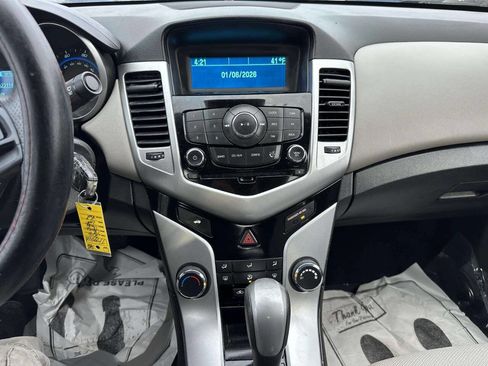 Used 2016 Chevrolet Cruze LT image 26