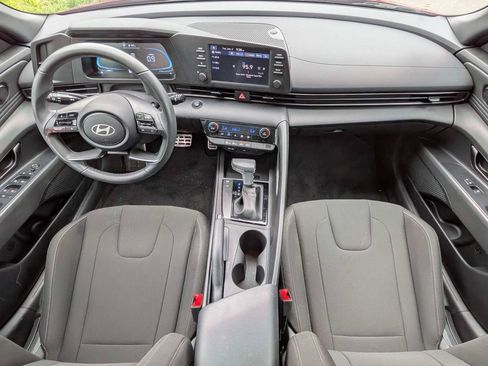 Used 2025 Hyundai Elantra Sport FWD image 14