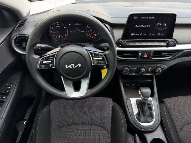 Used 2024 Kia Forte LXS w/ LXS Technology Package FWD image 11