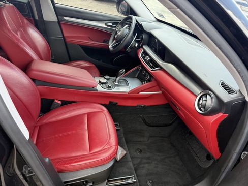 Used 2018 Alfa Romeo Stelvio Sport w/ Quick Order Package 22J Sport image 13