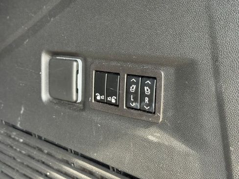 Used 2023 Chevrolet Tahoe High Country w/ Premium Package 2 image 30