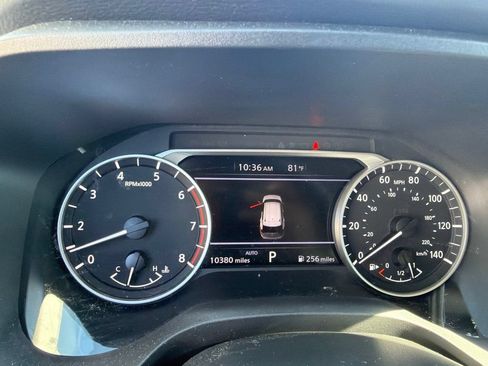 Used 2025 Nissan Rogue S AWD/4WD image 13