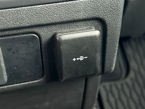 Used 2024 Jaguar F-PACE R-Dynamic S image 24