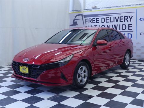 Used 2021 Hyundai Elantra SE image 4