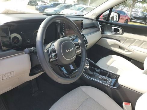 Certified 2023 Kia Sorento SX image 22