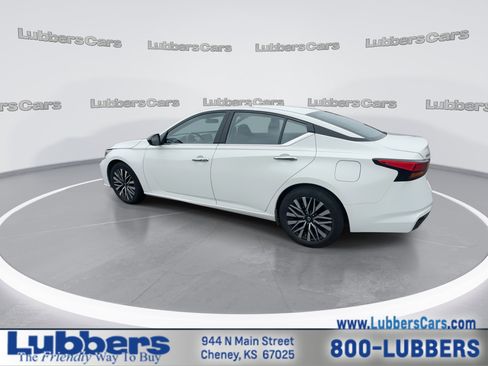 Used 2025 Nissan Altima 2.5 SV FWD image 6