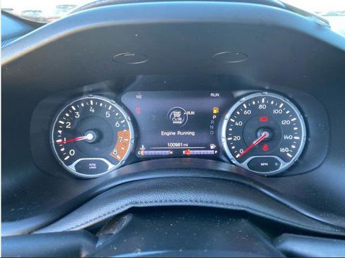 Used 2022 Jeep Renegade Altitude image 4