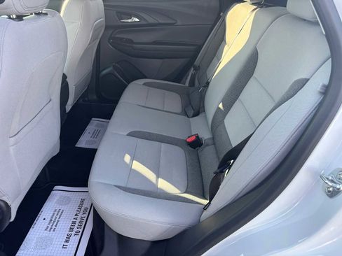 Used 2025 Chevrolet TrailBlazer LT w/ Driver Confidence Package image 16