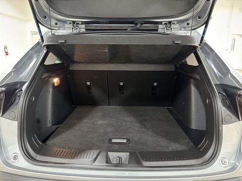 Used 2024 Chevrolet Trax LT w/ Sunroof Package image 24