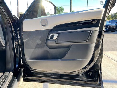 Used 2025 Land Rover Discovery S AWD/4WD image 26