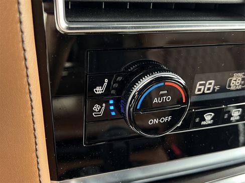 Used 2022 INFINITI QX80 Sensory w/ Cargo Package image 18