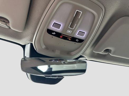 Certified 2023 Volvo XC40 B5 Plus w/ Climate Package image 21