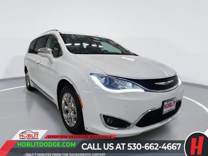 Certified 2018 Chrysler Pacifica Limited w/ Advanced Safetytec Group