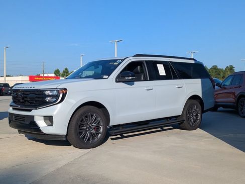 New 2025 Ford Expedition Max Platinum w/ Stealth Performance Package AWD/4WD image 7