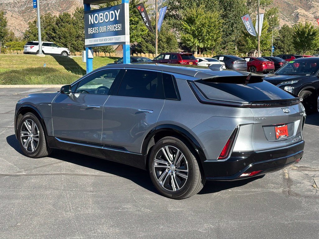 Certified 2024 Cadillac Lyriq Luxury AWD/4WD image 16