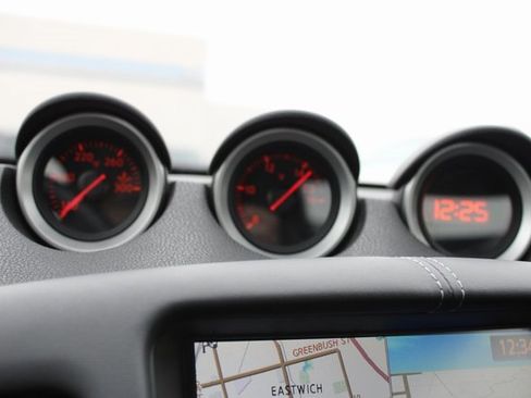 Used 2010 Nissan 370Z Touring w/ Sport Pkg image 12